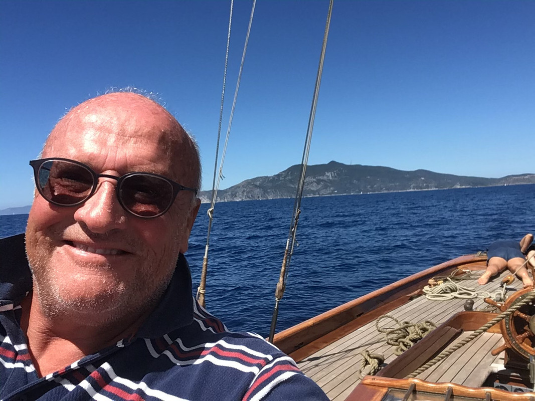 DAC003DB-C483-4204-8033-7B31A6A8E472