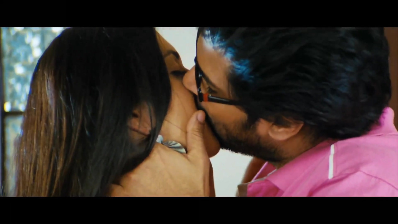 namitha smooch 30