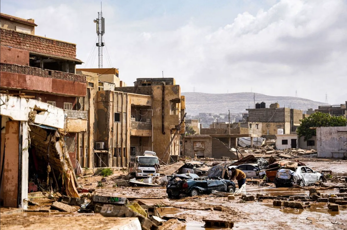 Suman más de 2 mil muertos en Libia tras inundaciones catastróficas