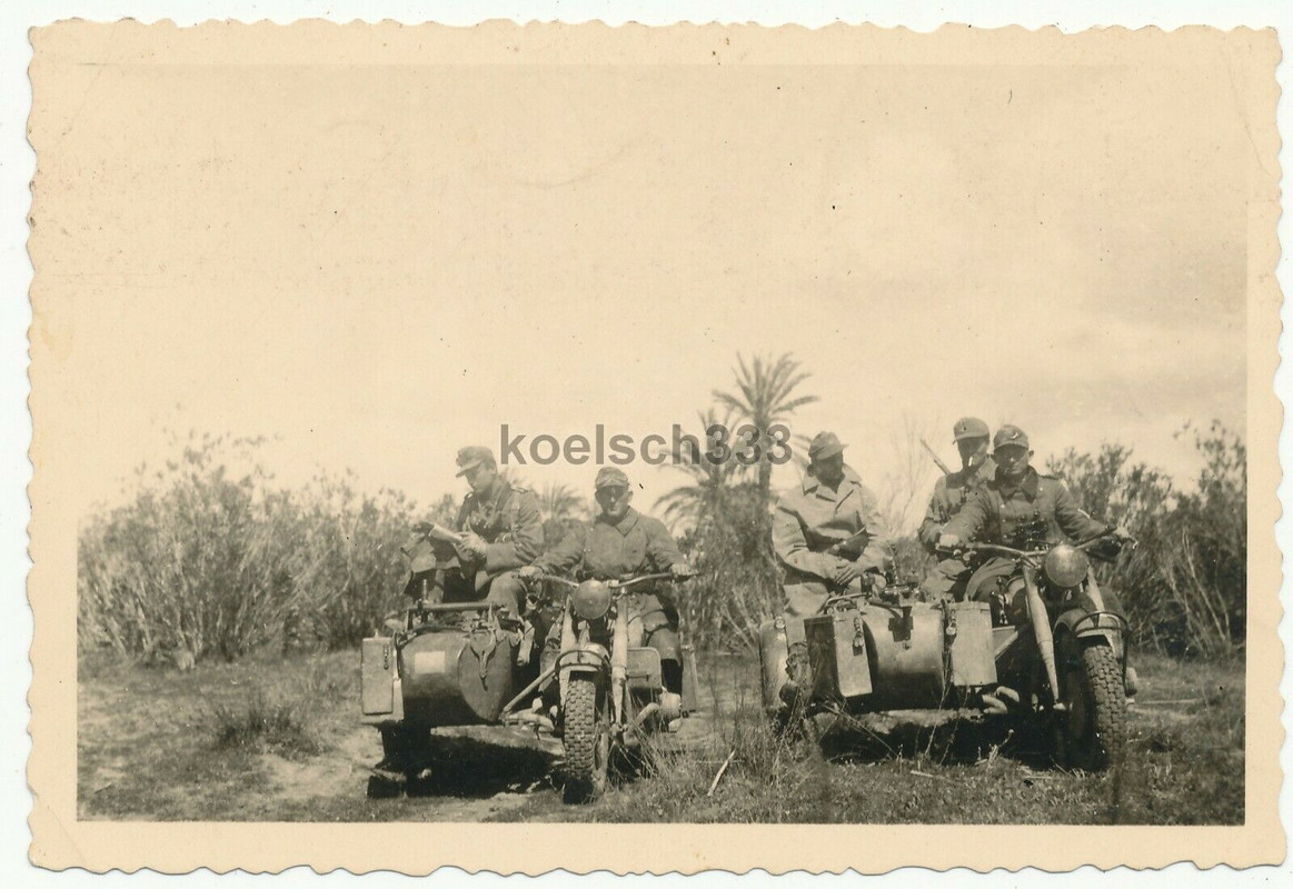 Foto Soldaten der Wehrmacht mit BMW R 75 Krad Motorrädern in Afrika