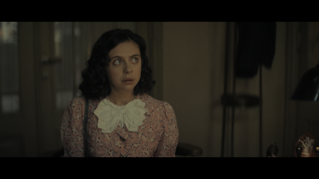 A.Small.Light.S01E01.Pilot.ITA-ENG.2160p.DSNP.WEB-DL.DDP5.1.HDR.DV.H.265-gattopollo-00_33_43