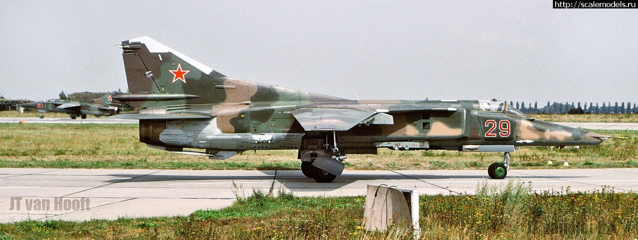 296 APIB MiG-27M 28 Red_83712545463
