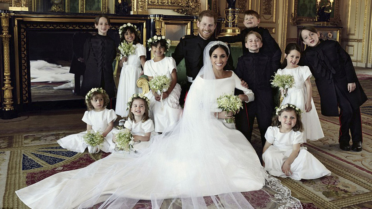 Meghan Markle se vistió de azul marino para reconciliarse con Londres