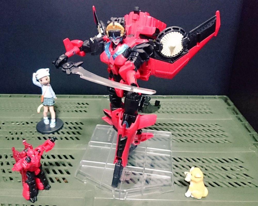 1519401844-tf-legends-02