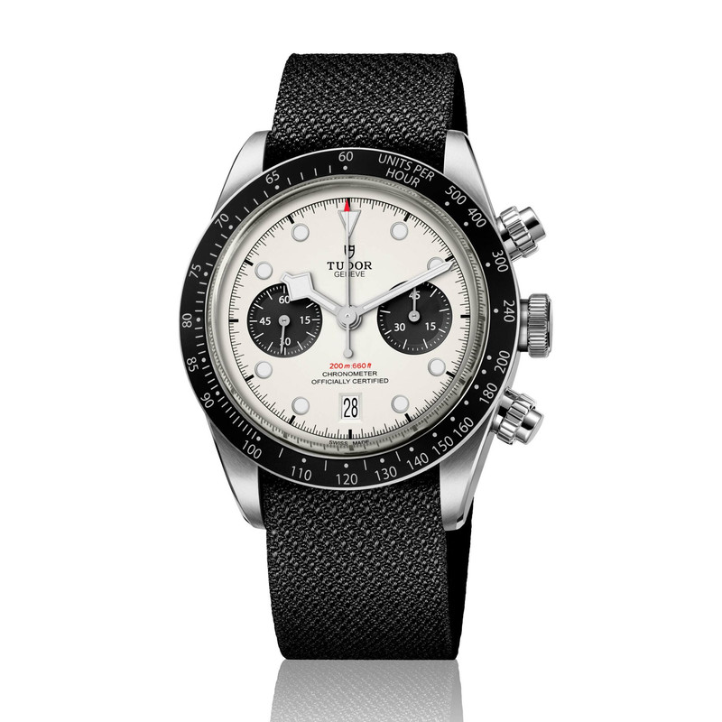 TudorBlackBayChrono-9-2048x2048