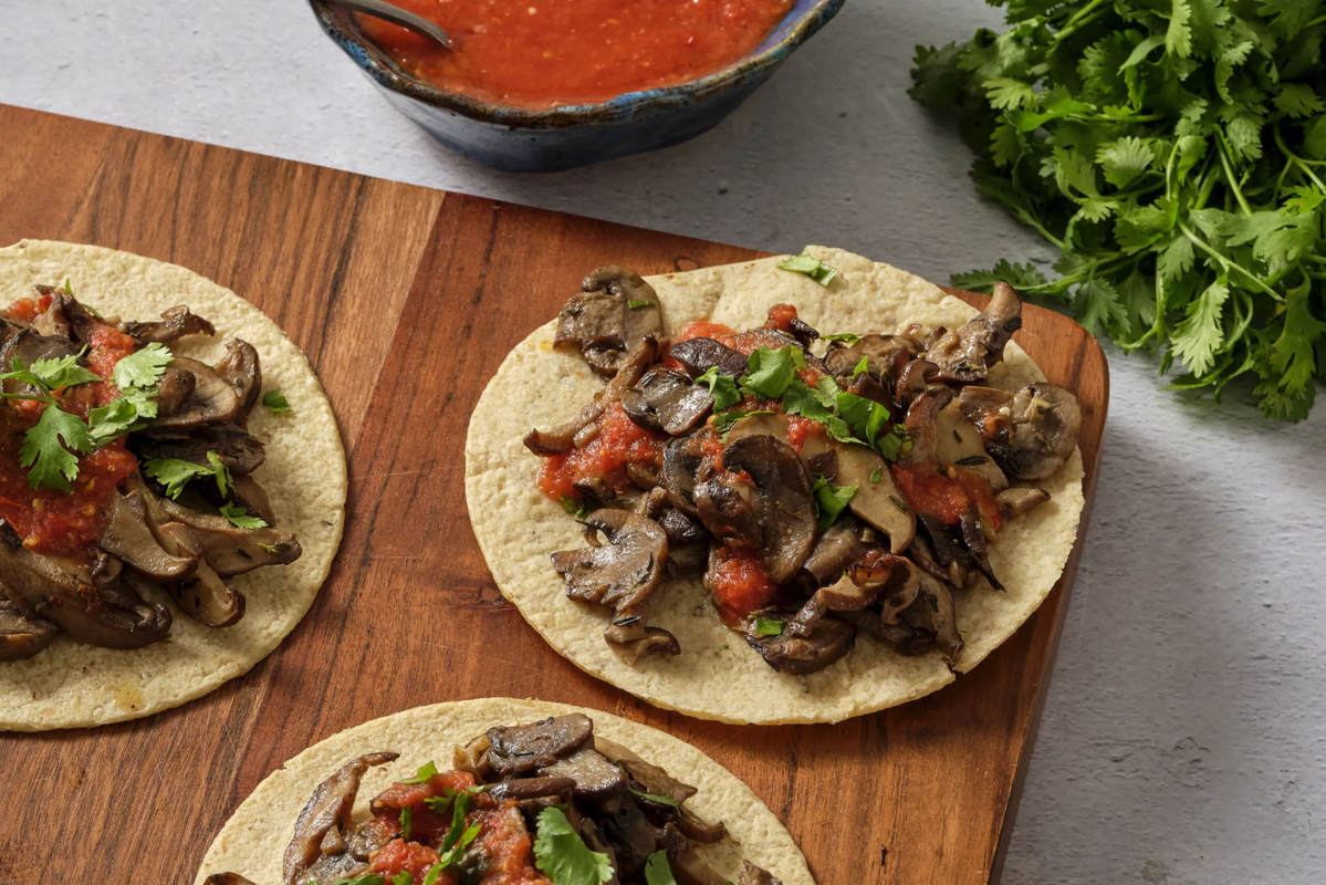 ¿Tacos saludables? Prepara unos con champiñones al estilo carnitas