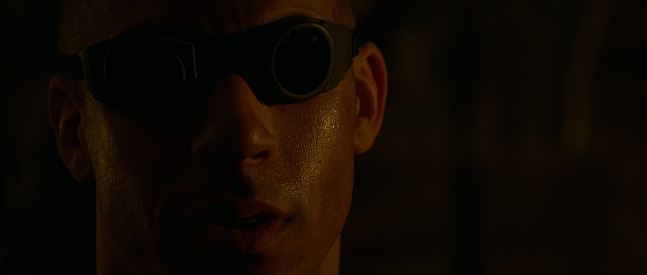 Pitch Black (2000) DC.mkv_snapshot_01.00.02_[2018.03.31_06.54.51