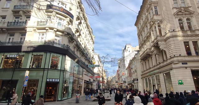 Volvemos a casa...y casi perdemos el tren - Viena - Bratislava - Praga, Navidad 2024 (1)