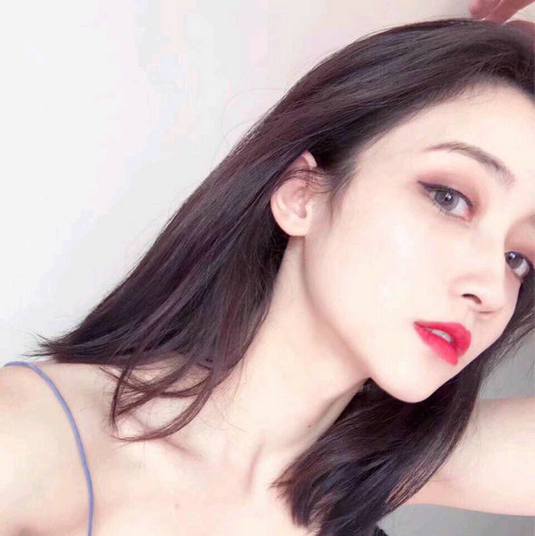 超碰直播app;vlog
