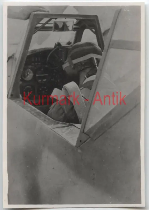 Fotos Wehrmacht Luftwaffe 2.- NAG 13 Flugzeug Fw190 Pilot Emblem Italien 44 (4)