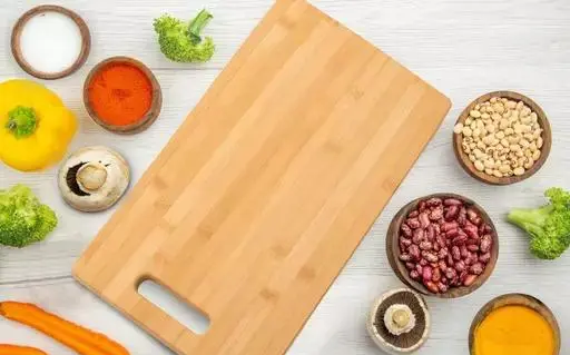 Trendy chopping board/cutting board/wood cutting board/best cutting board for kitchen/cutting board with handle/cutting board set/large cutting board/flexible cutting board/kitchen cookware/kitchen items/kitchen accessories/kitchen tools/kitchen appliances/kitchenware/kitchen set/kitchen products Color 1 (R502)
