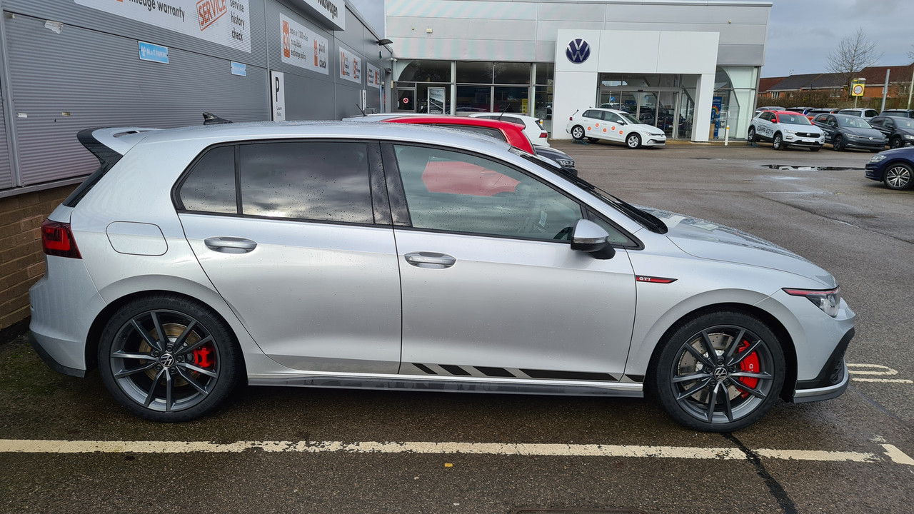 466A2543-809C-404C-9D70-4C9AE2BD3D31