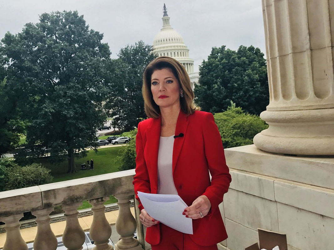 Norah O'Donnell as a White House correspondent