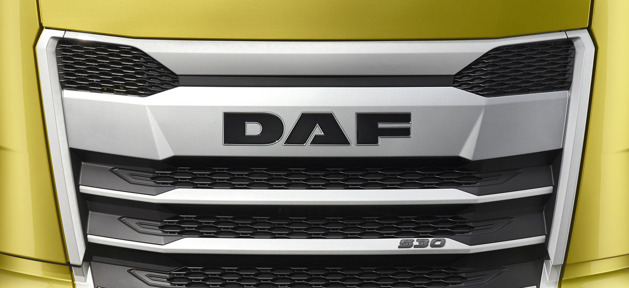 02-Bold-design-of-New-Generation-DAF-truck-series-XF-XG-XG-front.jpg