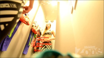 [Image: Voyeur60345105352.jpg]