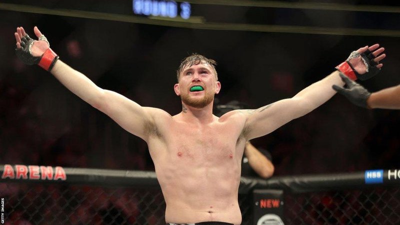 Дарън Тил: UFC ми плащаха толкова, колкото да оцелея