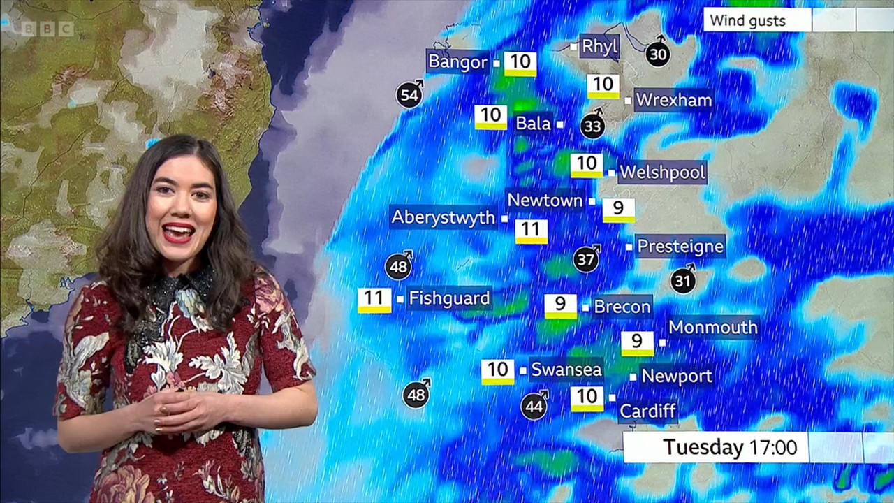 BBC_Wales_Today_Lunchtime_News_-_193._2022-12-27_m001gscb_original.mp4_snapshot_05.30.240