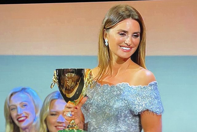 PENÉLOPE CRUZ GANA LA COPA VOLPI EN VENECIA Y SIGUE HACIENDO HISTORIA, ¿ESTAMOS ANTE UNA DE LA MEJORES ACTRICES DE TODO EL MUNDO?