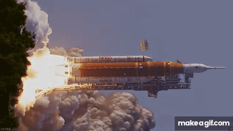 Artemis-II-Launch-From-Every-Angle-for-100-Minutes-4K-Launch-Compilationd.gif