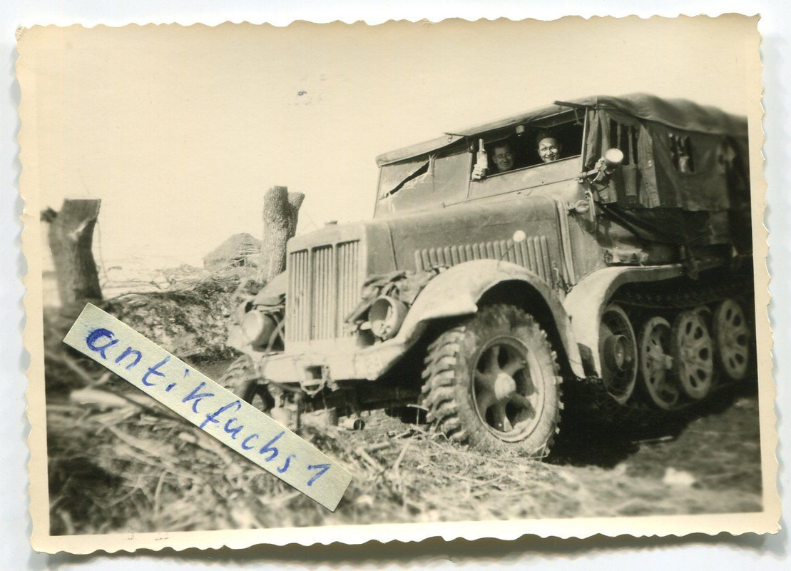 schwere WH-Halbkette mit Beschuß-Schäden in Rußland