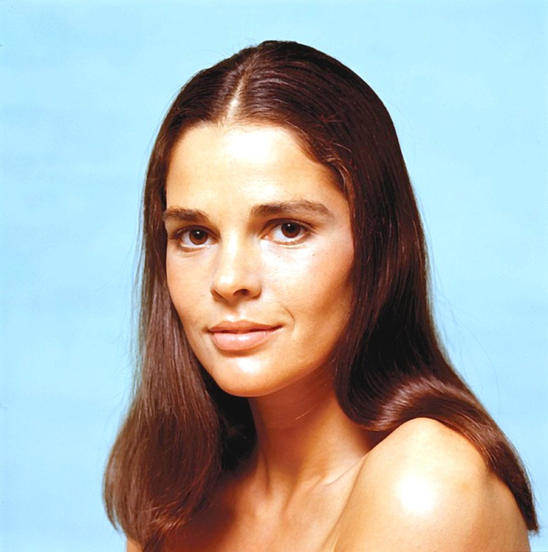 Ali_MacGraw_99