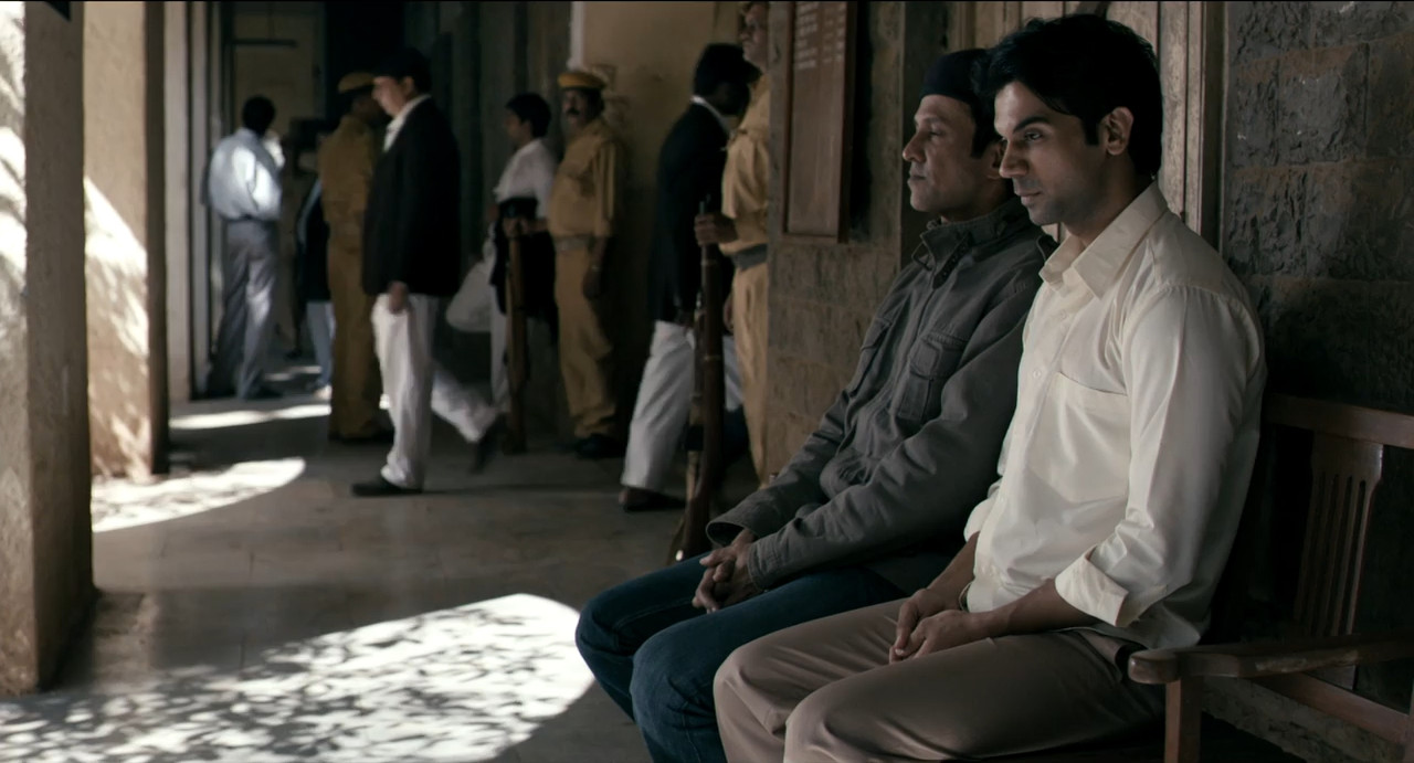 Shahid 2013 WebRip [Hindi] 480p 720p ESub Screenshot