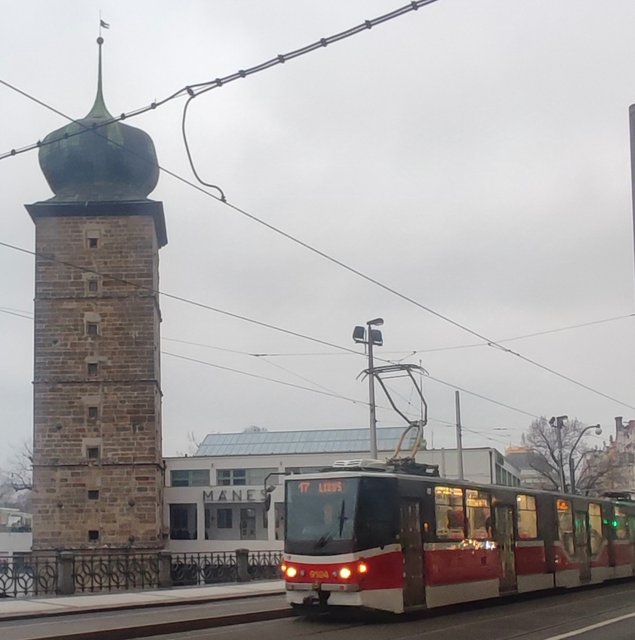 Casa Danzante, Reloj en movimiento y Castillo de Praga - Viena - Bratislava - Praga, Navidad 2024 (1)