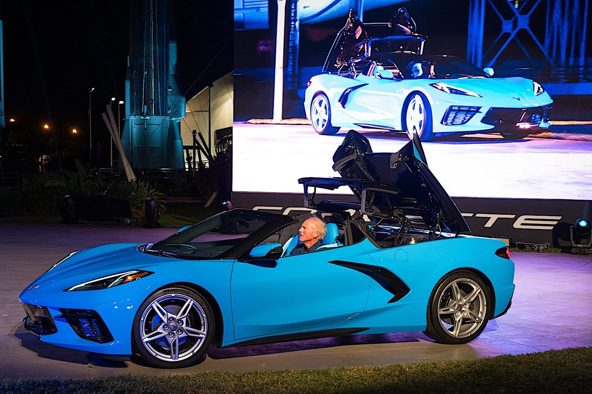 2020 Chevrolet Corvette Stingray convertible (13)