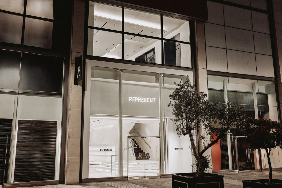 Represent Image 1
