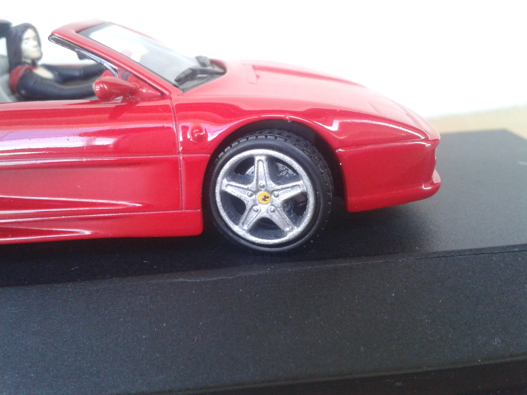 1995 Ferrari F355 GTS (Universal Hobbies-nº 10 James Bond Car Collection) (8)