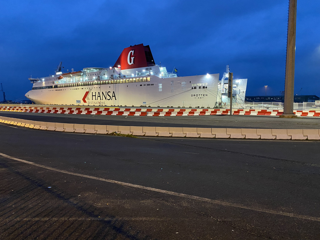 320E02FB-19B3-4184-8D12-F11F946CB69E