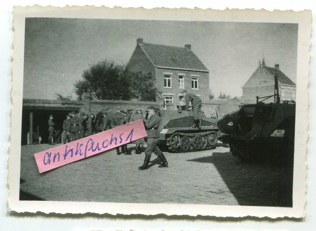 Schützen-Panzer_SPW´s der 26.Panzer-Division in Mons in Belgien 1942c