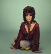 Joan-Collins-h35