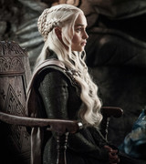 emilia-clarke-game-of-thrones-44