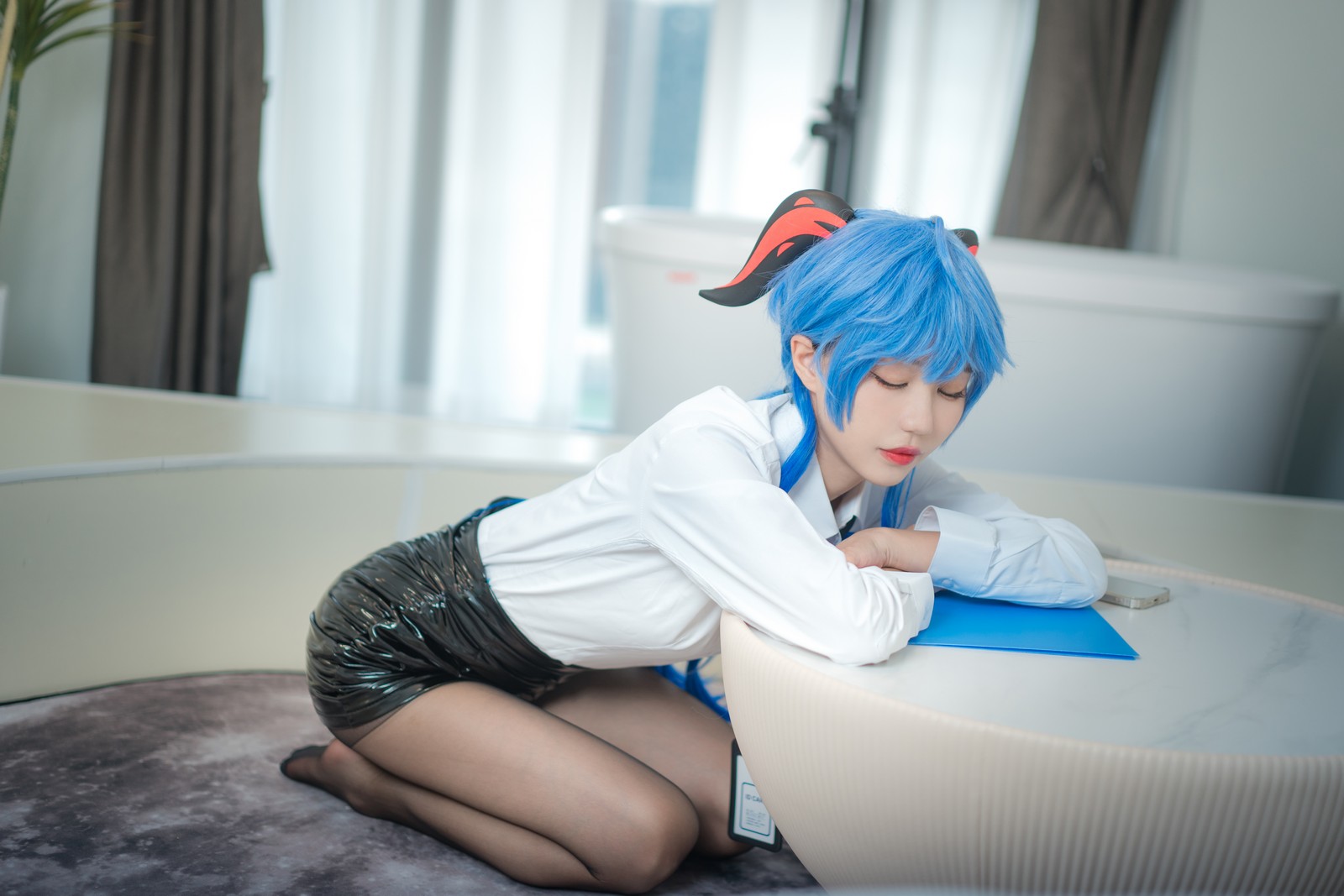 无影喵喵 甘雨 OL 风 Cosplay 写真合集｜原神角色高清图集（35P｜366MB）插图4