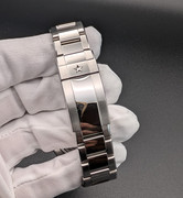 PXL-20250925-021720411