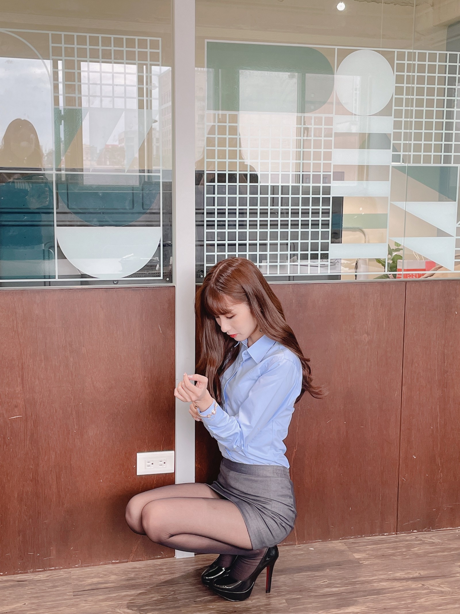 泥泥汝 OL 女郎 B 主题 写真＋视频合集｜高人气职业风作品（350P｜12V｜840MB）插图4