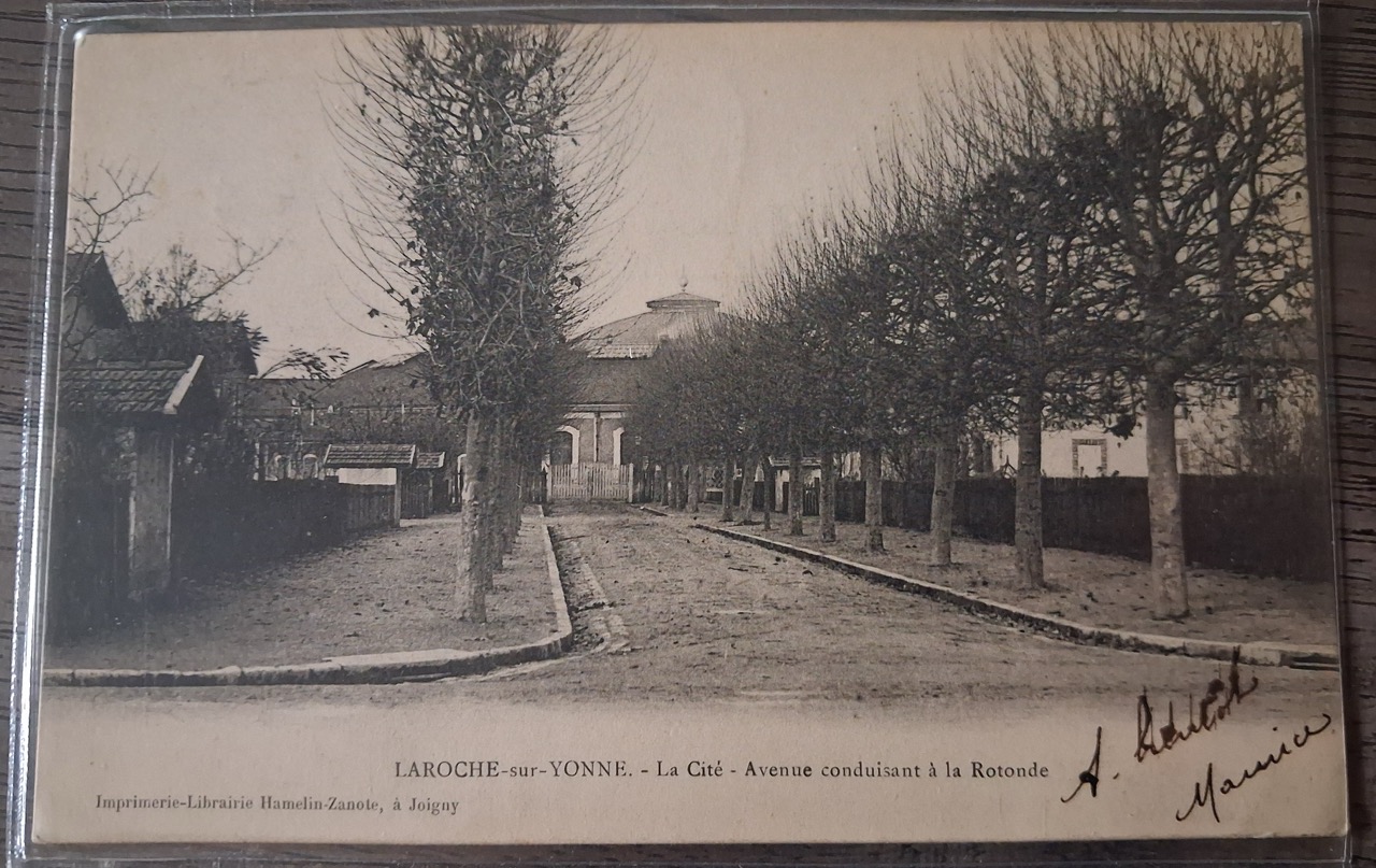 20260827-190515-Grande