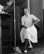 julie-andrews-md86