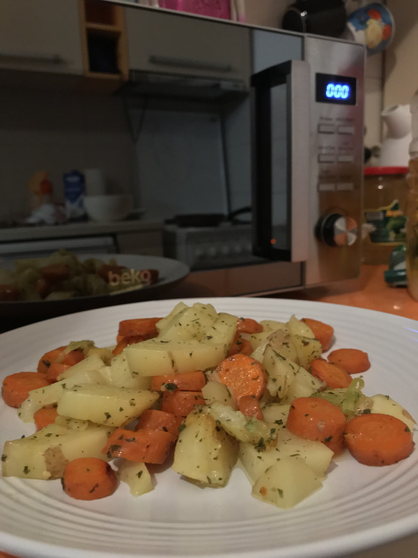 4CCEF344-B654-4C5E-8C88-7DABB1EEE824