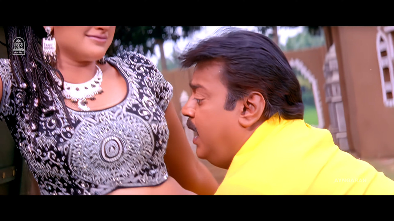 Pratyusha Big Deep Navel Song -Panjaangam Paarkadhe -4K.mp4_snapshot_01.55.451