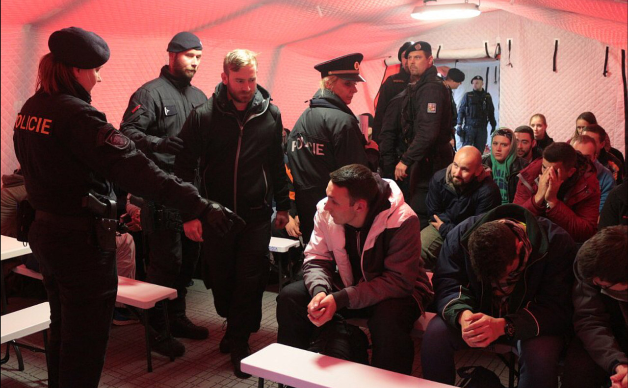 FFC03A1D-7C26-4F36-AFFD-97C891CF43F0