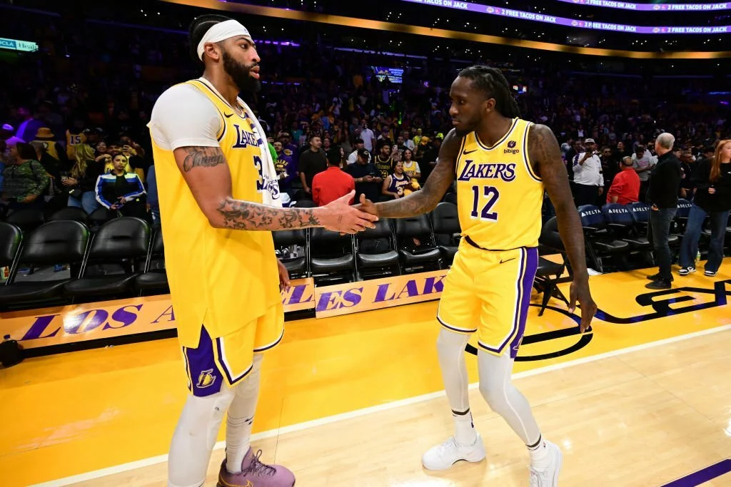 Davis and Prince playing for Lakers