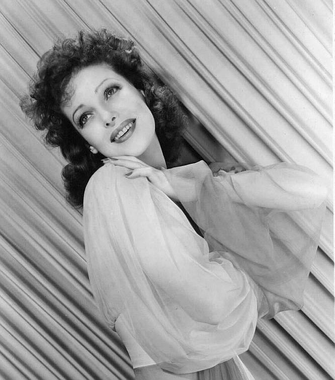 loretta_young_c90