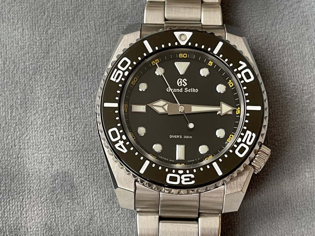 Grand Seiko SBGX335 quartz diver - review | The Watch Site