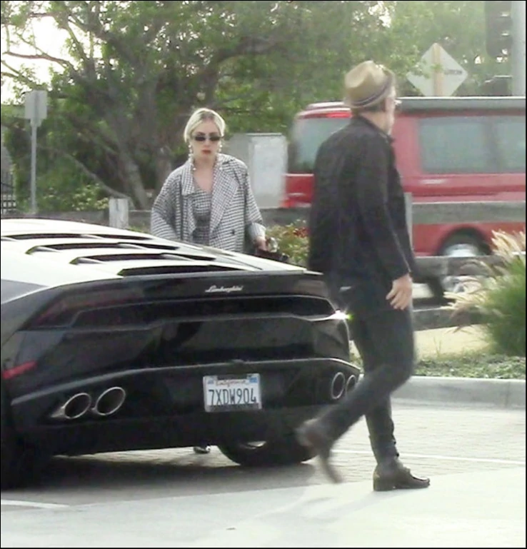 4-16-18-Arriving-at-Starbucks-in-Malibu-