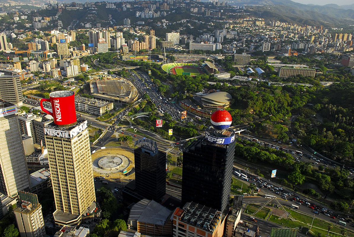 Vista-Plaza-Venezuela.jpg