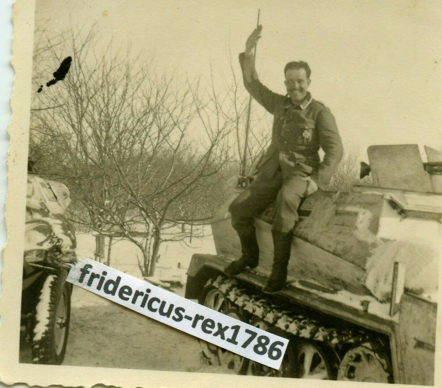 Foto 5 Panzer Abt. Rgt Schützenpanzerwagen Sd.Kfz. 250 Ostfront Winter 1945