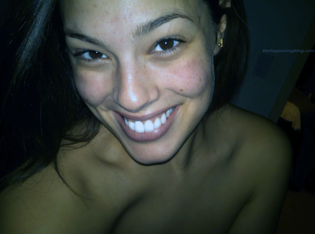 Ashley-Graham-Nude-095-2048x1522