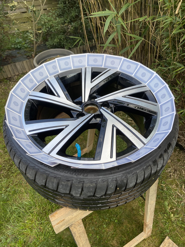 D771A2ED-3893-4EF2-A18E-329B6D591257